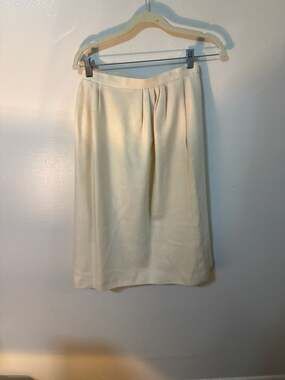 Vintage Carlisle 100% Wool Cream Pencil Skirt Made in Hong Kong Size 6